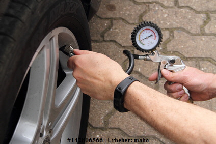 reifendruck-Fotolia_142806566_XS