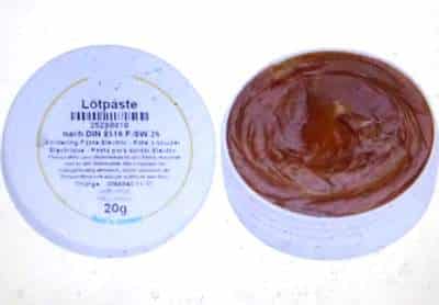 Flussmittel / Lötpaste zum Kupferrohr Löten auftragen